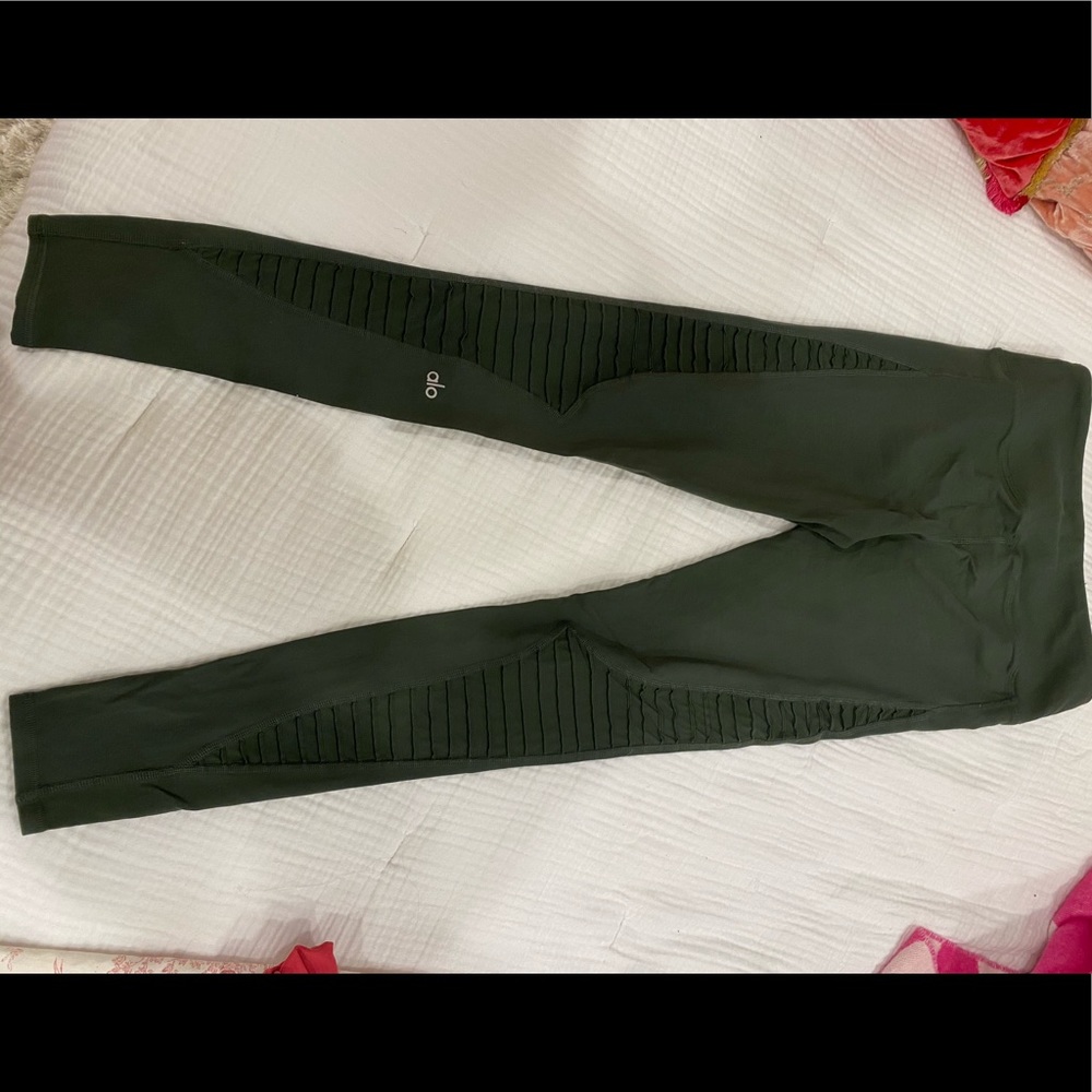 ALO army green leggings with moto back details